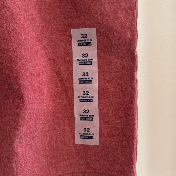 Old Navy Ultimate Slim built in flex red shorts size 32 - Picture 3 of 11